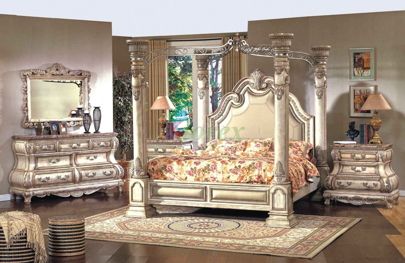 Traditional Poster Bedroom Furniture Set Metal Canopy